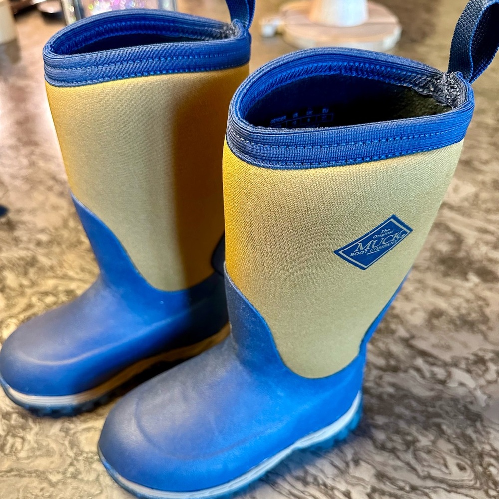 Muck Boots- Toddler C10- USED- Navy & Tan/Brown- Non Smoking Home